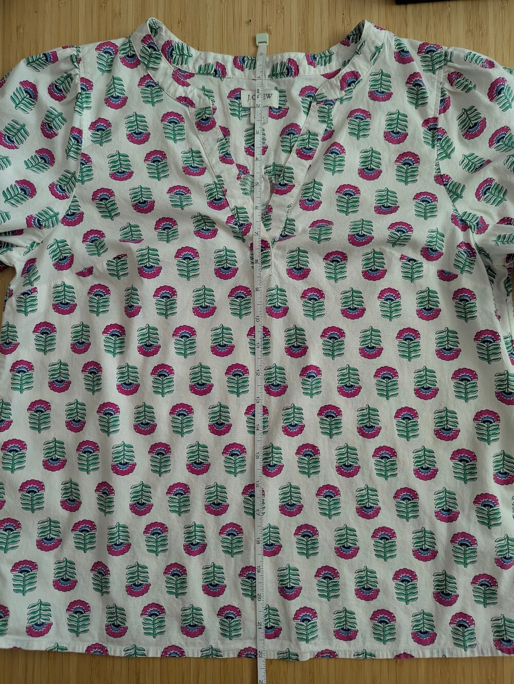 100% cotton J. Crew Factory White Top with Pink & Green Pineapple Print - Picture 6 of 6